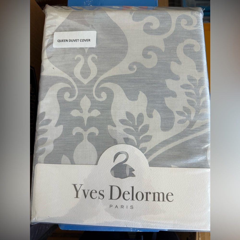 Yves Delorme Duvet Cover, brand new in bag never used